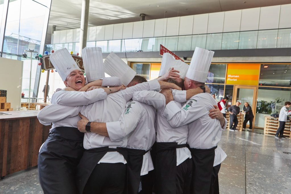 02 Emotionen Jubel Tagessiegerehrung ©ika Culinary Olympics