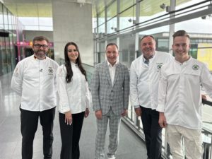 At the draw in Stuttgart (from left): VKD President Daniel Schade, “fairy of luck“ Denise Eberle, presenter Christian Schmit, IKA Jury President Frank Widmann and “fairy of luck“ Max Müller. Photo: VKD