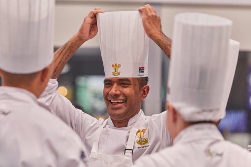 01 Emotion Chef Mit Muetze Suedafrika ©ika Culinary Olympics