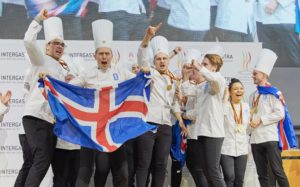 Gemeinsam gewinnen: Das drittplatzierte National Team Island bei der IKA 2020. Foto: IKA/Culinary Olympics
