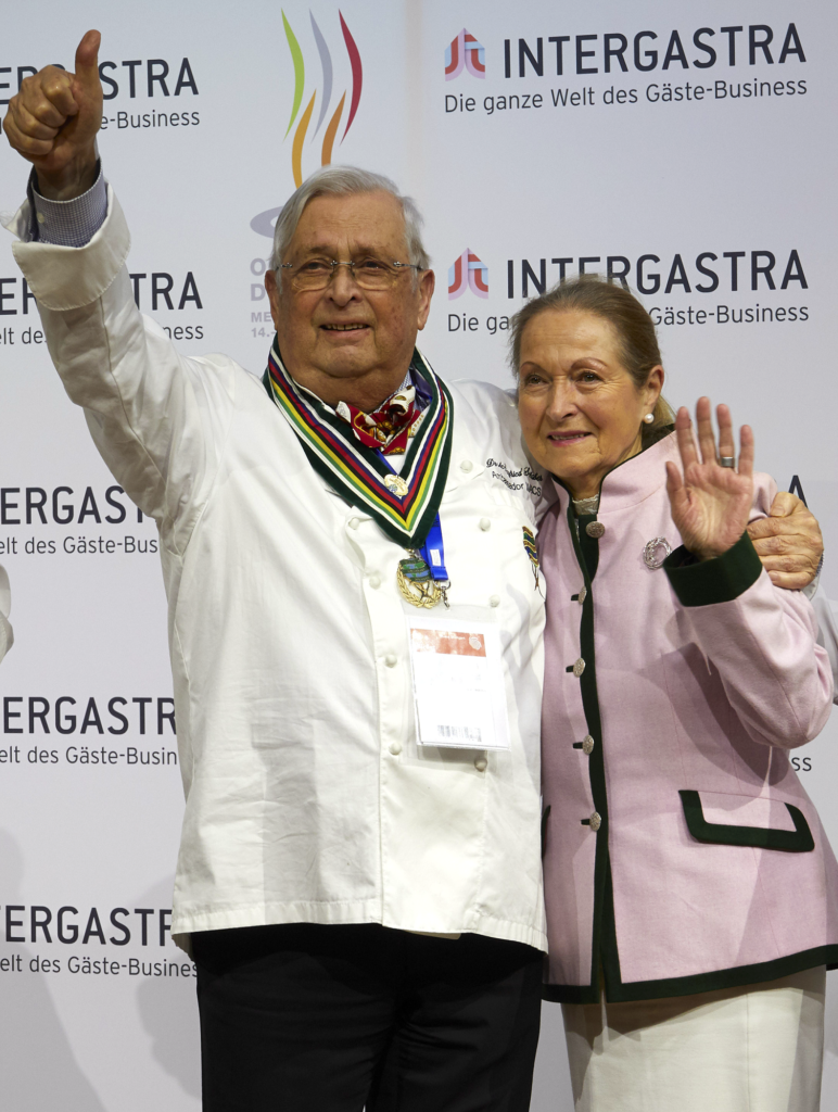 Bei der Verleihung des Life Chief Awards mit seiner Frau Birgitt. Foto: IKA/Culinary Olympics