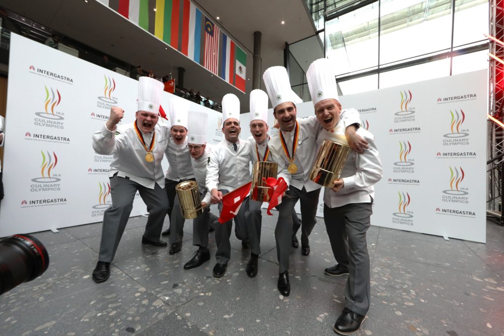 IKA 2024: Doppeltes Gold in der Kategorie Community Catering. Eins davon geht an das Swiss Armed Forces Culinary Team/SACT. Foto: IKA/Culinary OlympicsSact